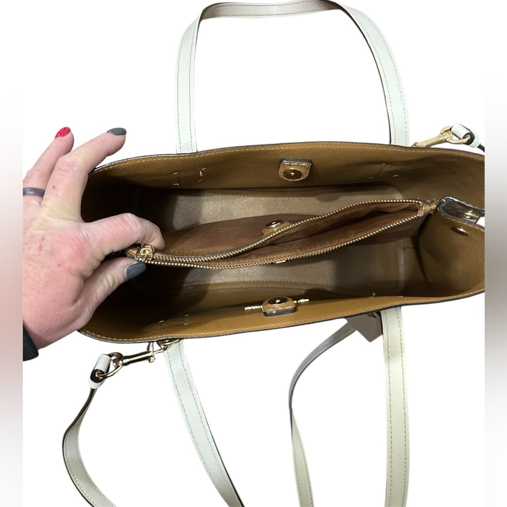 Coach tan, brown and White strap Signature Tote Bag - Picture 3 of 4